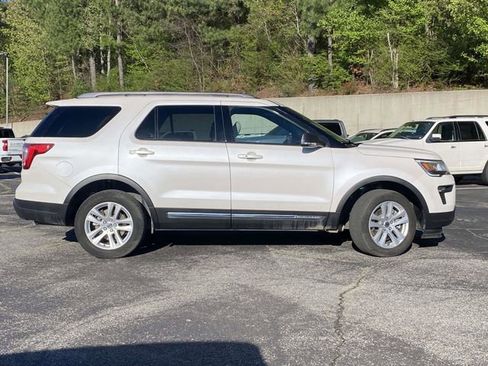 Used 2019 Ford Explorer XLT w/ Equipment Group 202A image 2