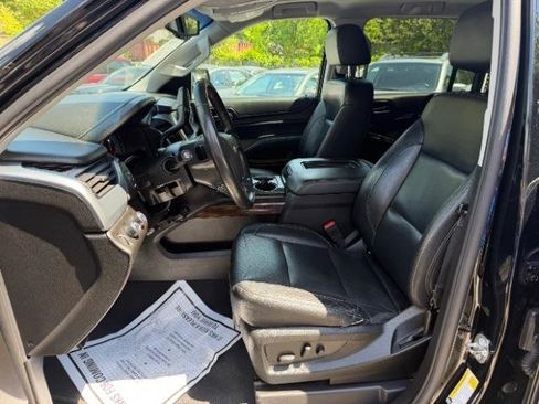 Used 2019 Chevrolet Suburban LT AWD/4WD image 15