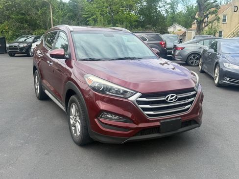 Used 2017 Hyundai Tucson SE FWD image 2