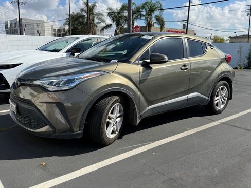 Used 2021 Toyota C-HR LE image 3
