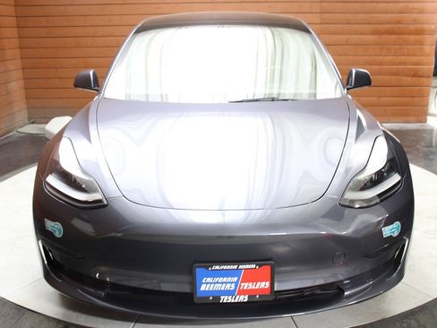 Used 2023 Tesla Model 3 Standard Range image 19