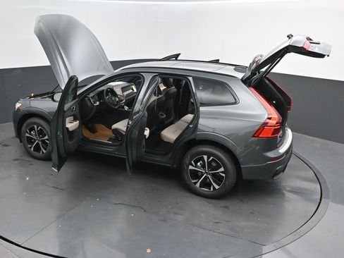 New 2026 Volvo XC60 B5 Core w/ Climate Package image 40