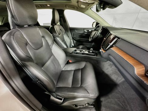Used 2024 Volvo XC60 B5 Plus w/ Climate Package AWD/4WD image 27