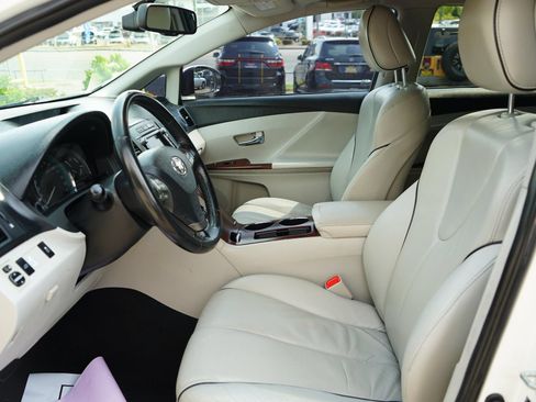 Used 2009 Toyota Venza AWD image 11