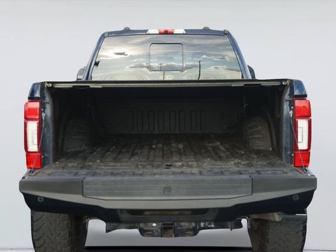 Used 2022 Ford F250 Platinum w/ FX4 Off-Road Package AWD/4WD image 32