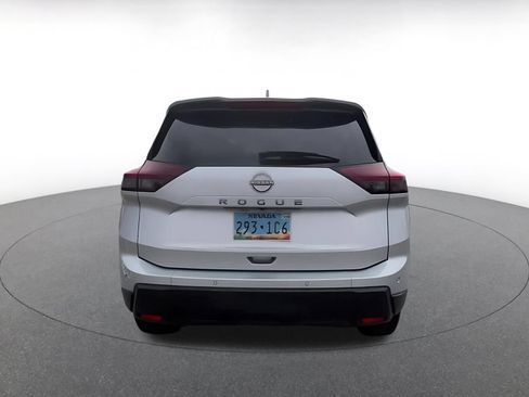 Used 2025 Nissan Rogue SV FWD image 12