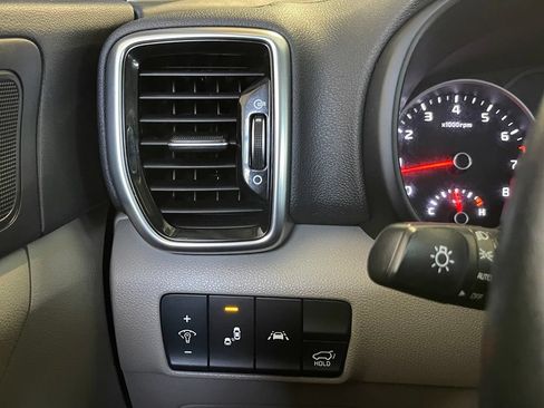 Used 2022 Kia Sportage EX w/ EX Technology Package FWD image 14