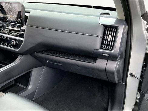 Used 2023 Nissan Pathfinder SL image 22