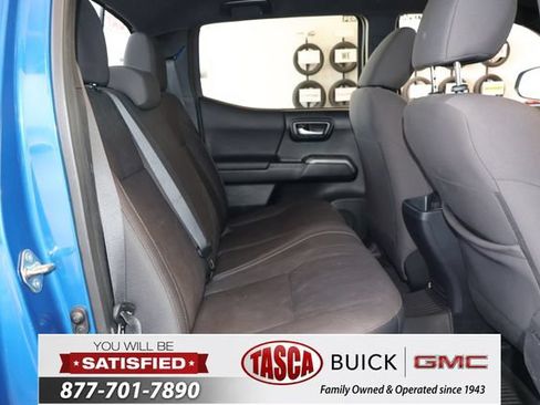 Used 2017 Toyota Tacoma TRD Sport w/ Tow Package (A/T) AWD/4WD image 20