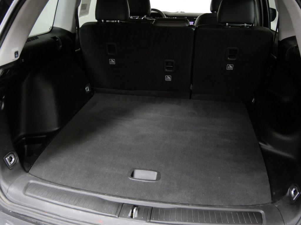 Used 2023 Jeep Grand Cherokee Limited AWD/4WD image 6