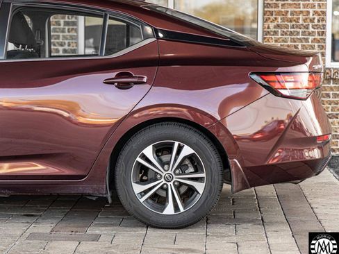 Used 2022 Nissan Sentra SV FWD image 9