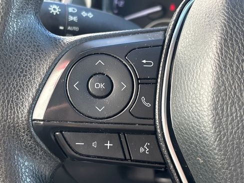 Used 2020 Toyota Camry LE image 19