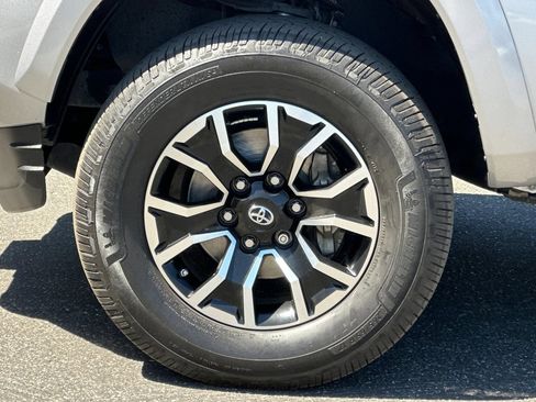 Used 2020 Toyota Tacoma TRD Sport w/ Technology Package RWD image 25