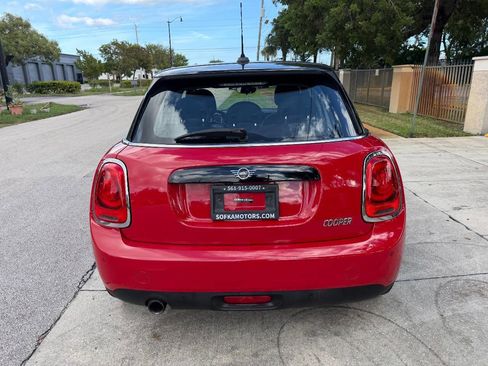 Used 2019 MINI Cooper 4-Door Hardtop w/ Signature Upholstery Package image 9