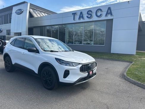 Used 2023 Ford Escape Active image 1