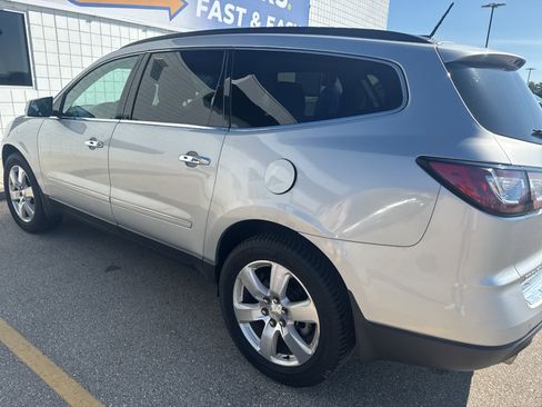 Used 2017 Chevrolet Traverse Premier AWD/4WD image 3