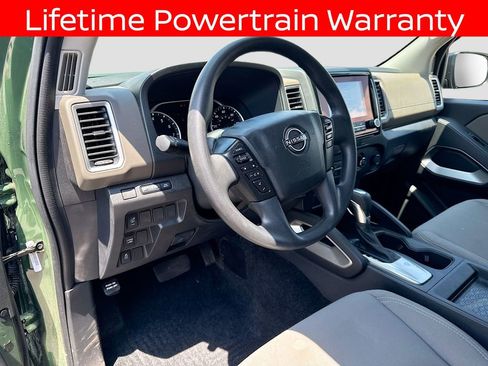 Used 2024 Nissan Frontier SV w/ Technology Package RWD image 8