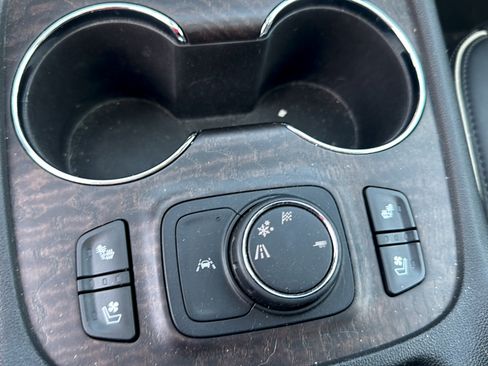 Used 2023 GMC Acadia Denali w/ Denali Ultimate Package FWD image 12