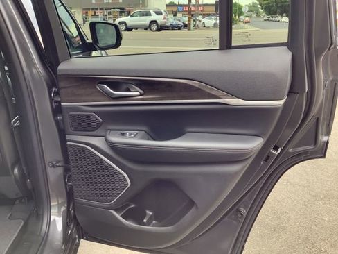 New 2026 Jeep Grand Cherokee Limited image 36