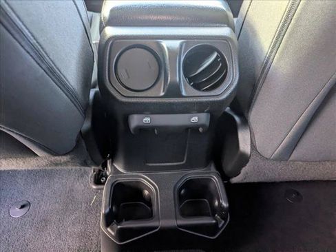 Used 2018 Jeep Wrangler Unlimited Sport S AWD/4WD image 17