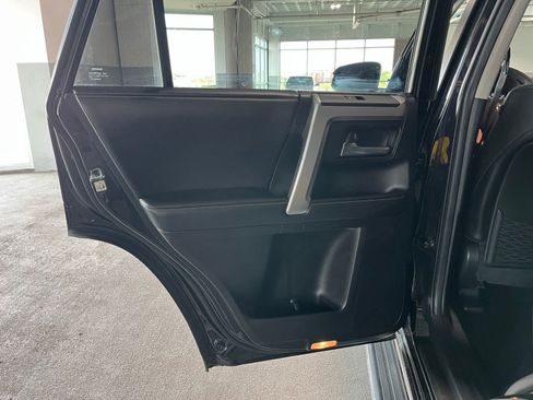 Used 2016 Toyota 4Runner Limited AWD/4WD image 39