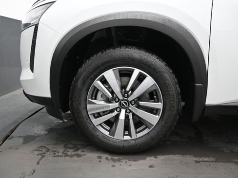 New 2026 Nissan Pathfinder SL FWD image 9