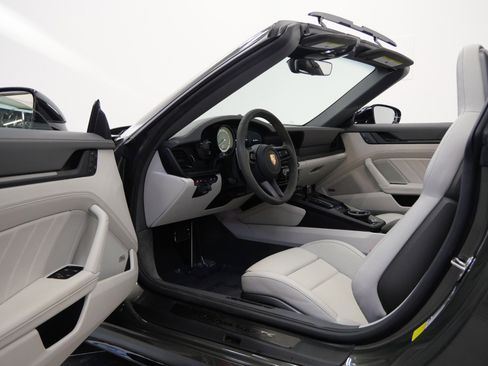 Used 2022 Porsche 911 Targa 4 GTS image 23