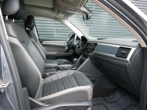 Used 2022 Volkswagen Atlas SEL Premium image 27