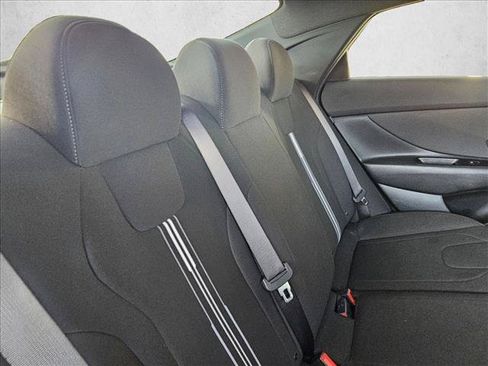 Used 2025 Hyundai Elantra Sport FWD image 16