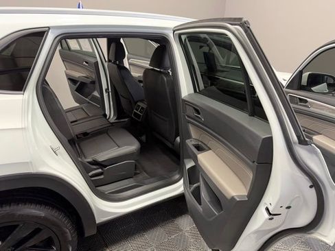 Used 2022 Volkswagen Atlas Cross Sport SE image 23