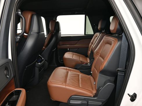 Used 2023 Lincoln Navigator L Reserve w/ Monochromatic Package image 42