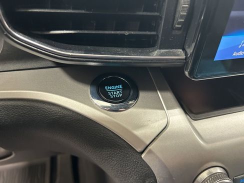 Used 2022 Ford Explorer XLT w/ Equipment Group 202A image 18