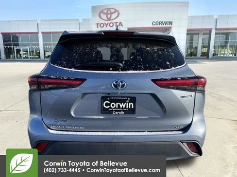 Used 2021 Toyota Highlander XLE image 4