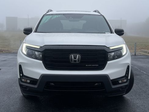 Certified 2024 Honda Passport Black Edition image 3