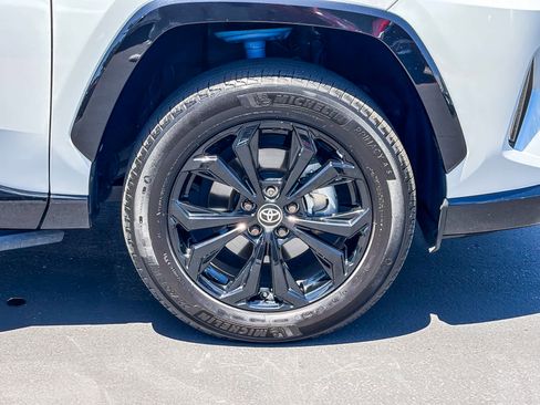 Used 2023 Toyota RAV4 XSE AWD/4WD image 9