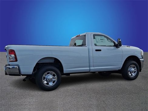 Used 2024 RAM 2500 Tradesman w/ Chrome Appearance Group image 4