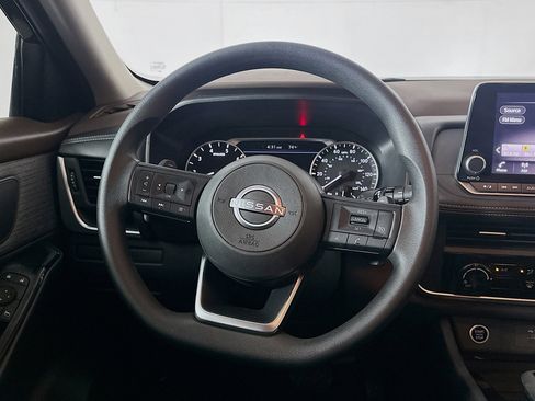 Used 2023 Nissan Rogue S image 18