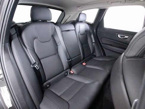 Certified 2025 Volvo XC60 B5 Plus image 27