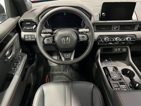 New 2025 Honda Pilot TrailSport image 15