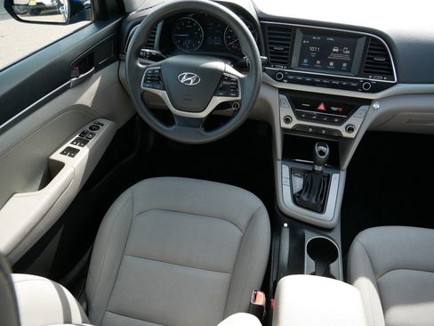 Used 2017 Hyundai Elantra SE FWD image 9