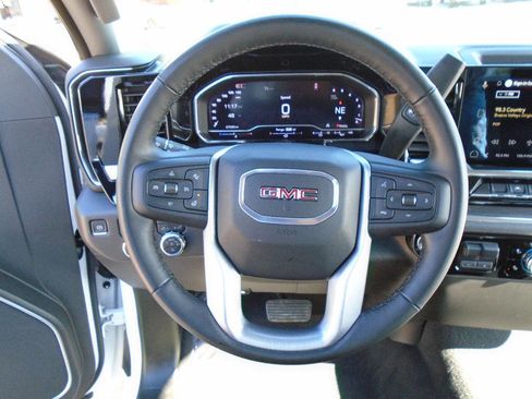 Used 2025 GMC Sierra 1500 SLT image 15