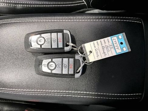 Used 2022 Ford Escape SEL w/ Equipment Group 302A AWD/4WD image 44