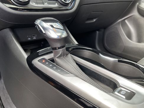 Used 2024 Buick Envista Sport Touring w/ Convenience I Package FWD image 31