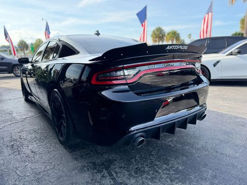 Used 2017 Dodge Charger R/T Scat Pack w/ Dynamics Package RWD image 9