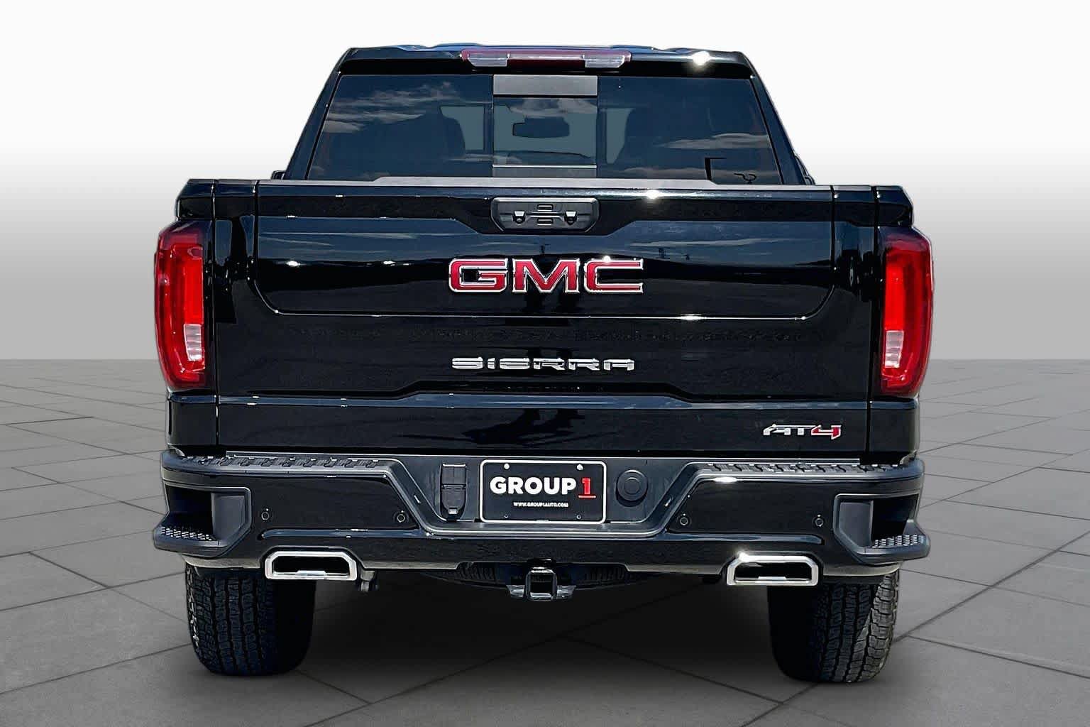 Used 2023 GMC Sierra 1500 AT4 w/ AT4 Premium Package AWD/4WD image 5