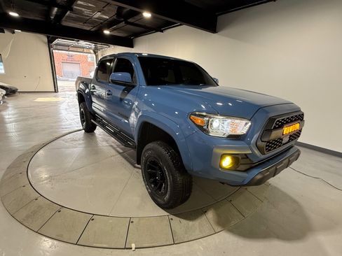 Used 2019 Toyota Tacoma SR5 image 9