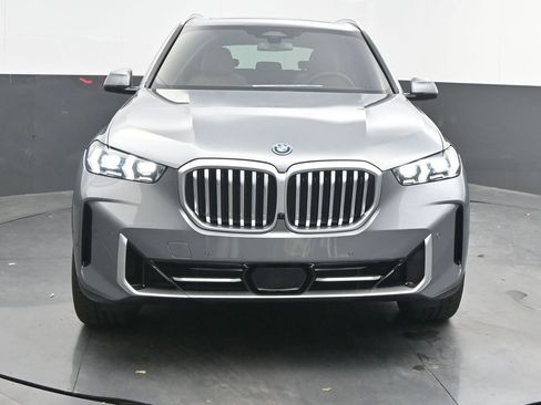 Used 2026 BMW X5 xDrive50e w/ Premium Package image 2