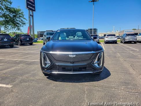 New 2026 Cadillac Lyriq Luxury w/ LPO, Floor Liner Package AWD/4WD image 7
