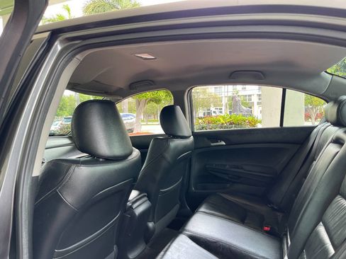 Used 2011 Honda Accord SE image 24