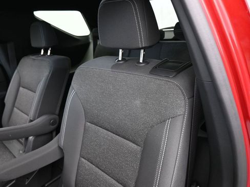 Used 2024 Chevrolet Traverse LT image 33